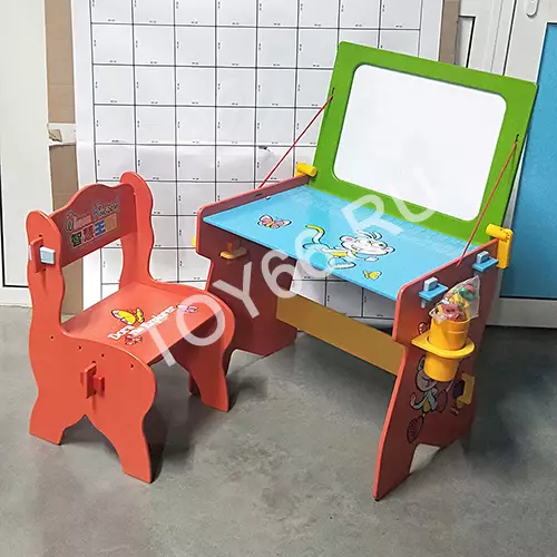 Стол со стульчиком, с доской для рисования Даша W005