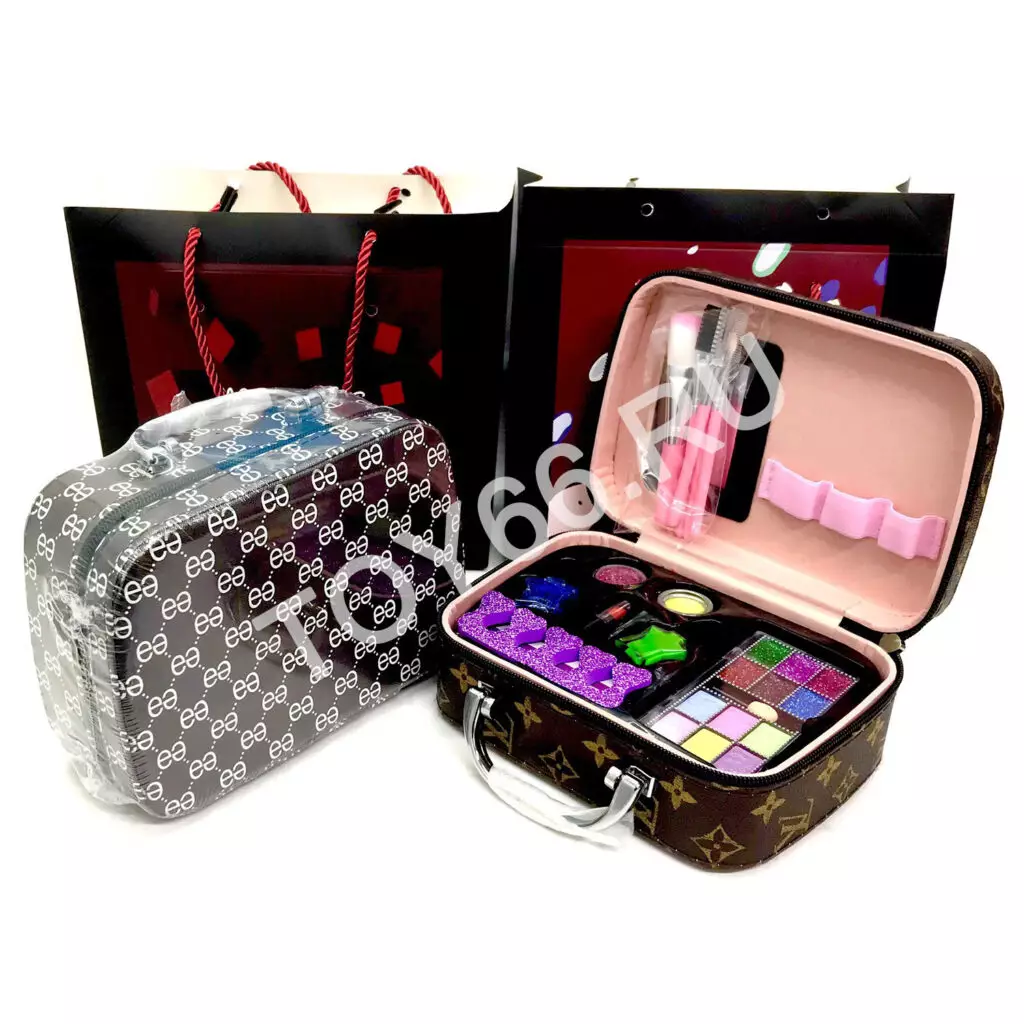 Набор Косметики в кейсе 109-112